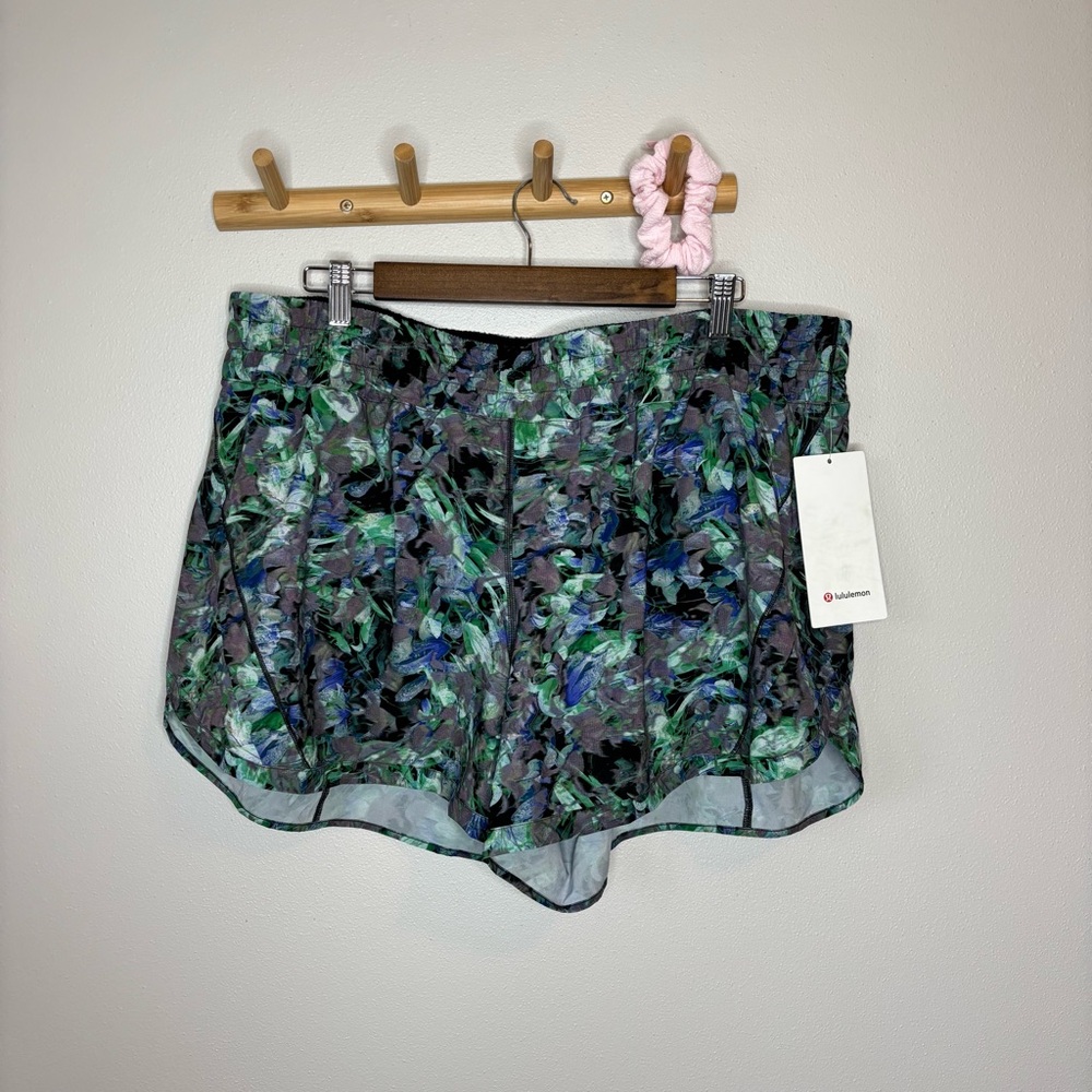 NWT lululemon Track That midrise short 5” size 20